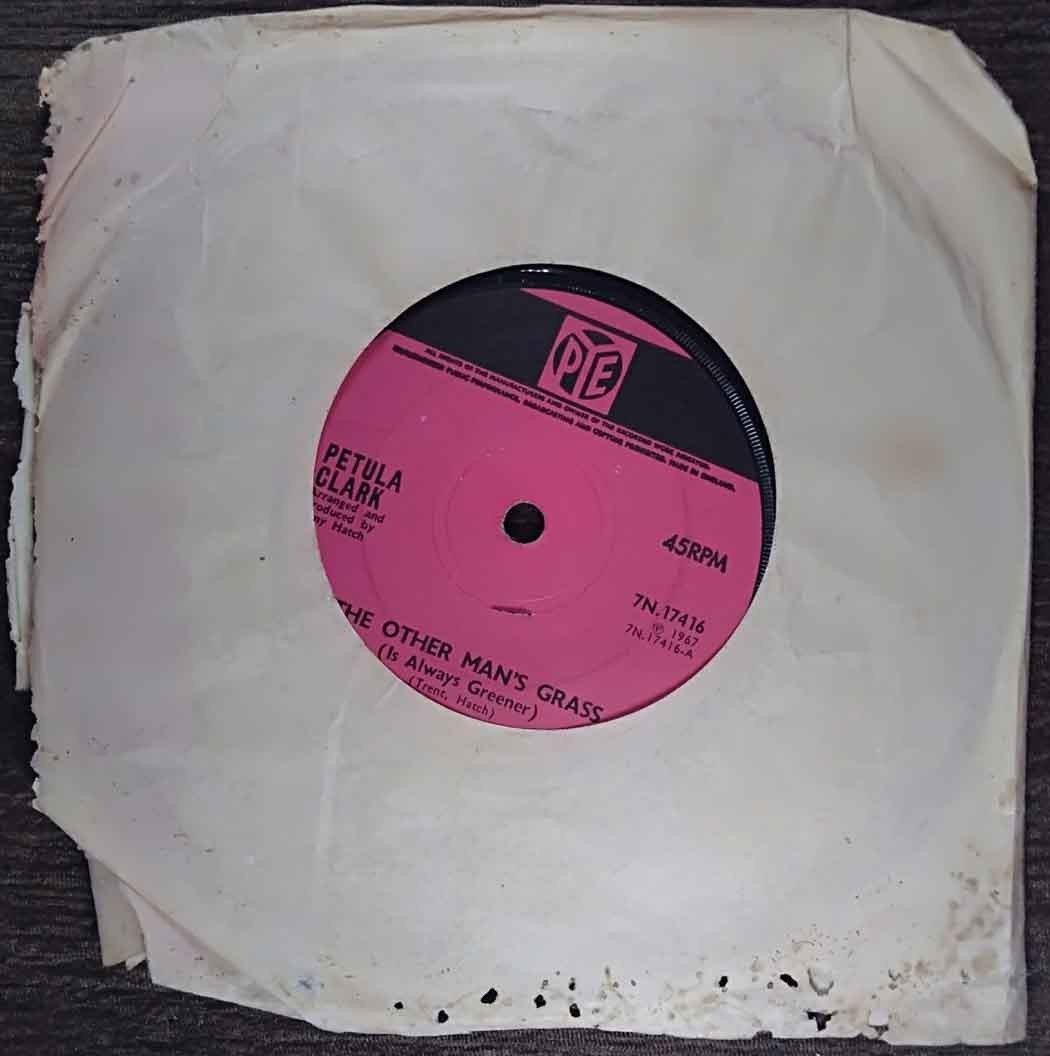 Petula Clark – The Other Man's Grass Is Always Greener (1967) Johnny Harris & Tony Hatch Pre-Owned Vinyl, 7" Imported SP Record