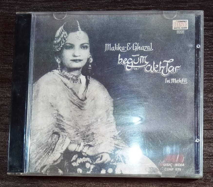 Begum Akhtar – Malika-E-Ghazal - Begum Akhtar In Mehfil (1990) Begum Akhtar Pre-Owned Music India, Universal Audio CD