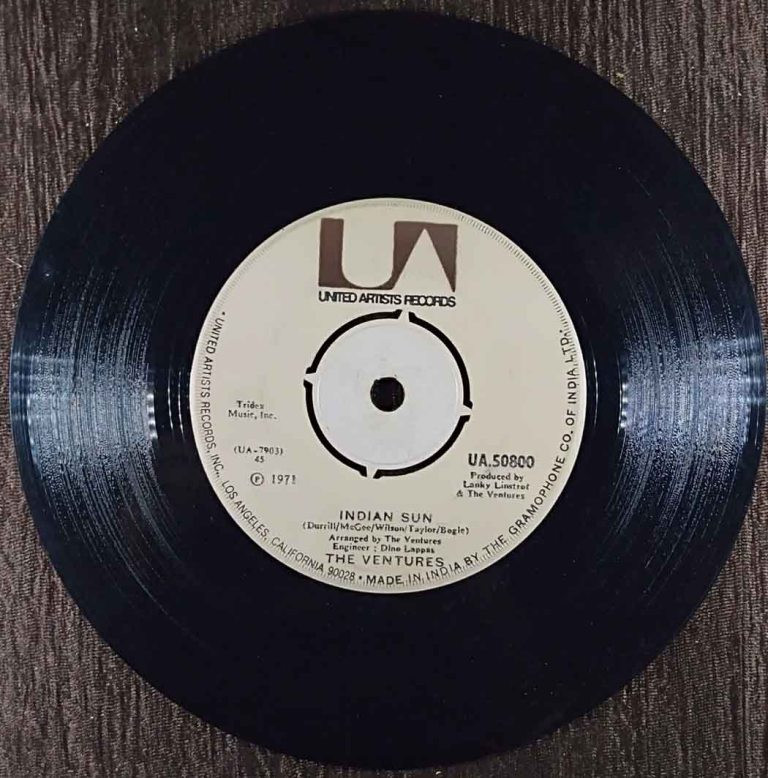 The Ventures - Indian Sun (1971) The Ventures Pre-Owned Vinyl, 7" SP Record