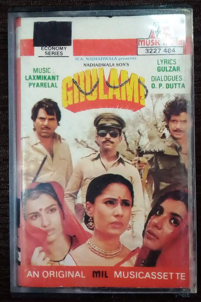 Ghulami (1985) Laxmikant-Pyarelal Pre-Owned Music India, Polygram Audio Cassette